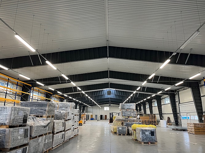 wärmegedämmte lagerhalle mit Büros